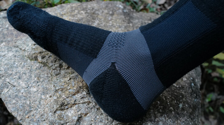 足の歪みを補正してケガ予防＆走力アップ！ビーズラボ「Beautral Recovery Socks」