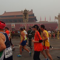 PM2.5減少？国内外の3万人のランナーが北京マラソンを走る
