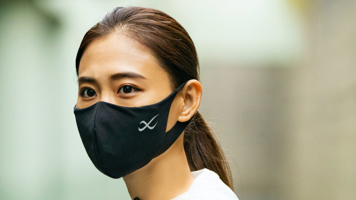 伸びる素材でやさしい着用感のマスク「CW-X SPORTS MASK for light exercise」